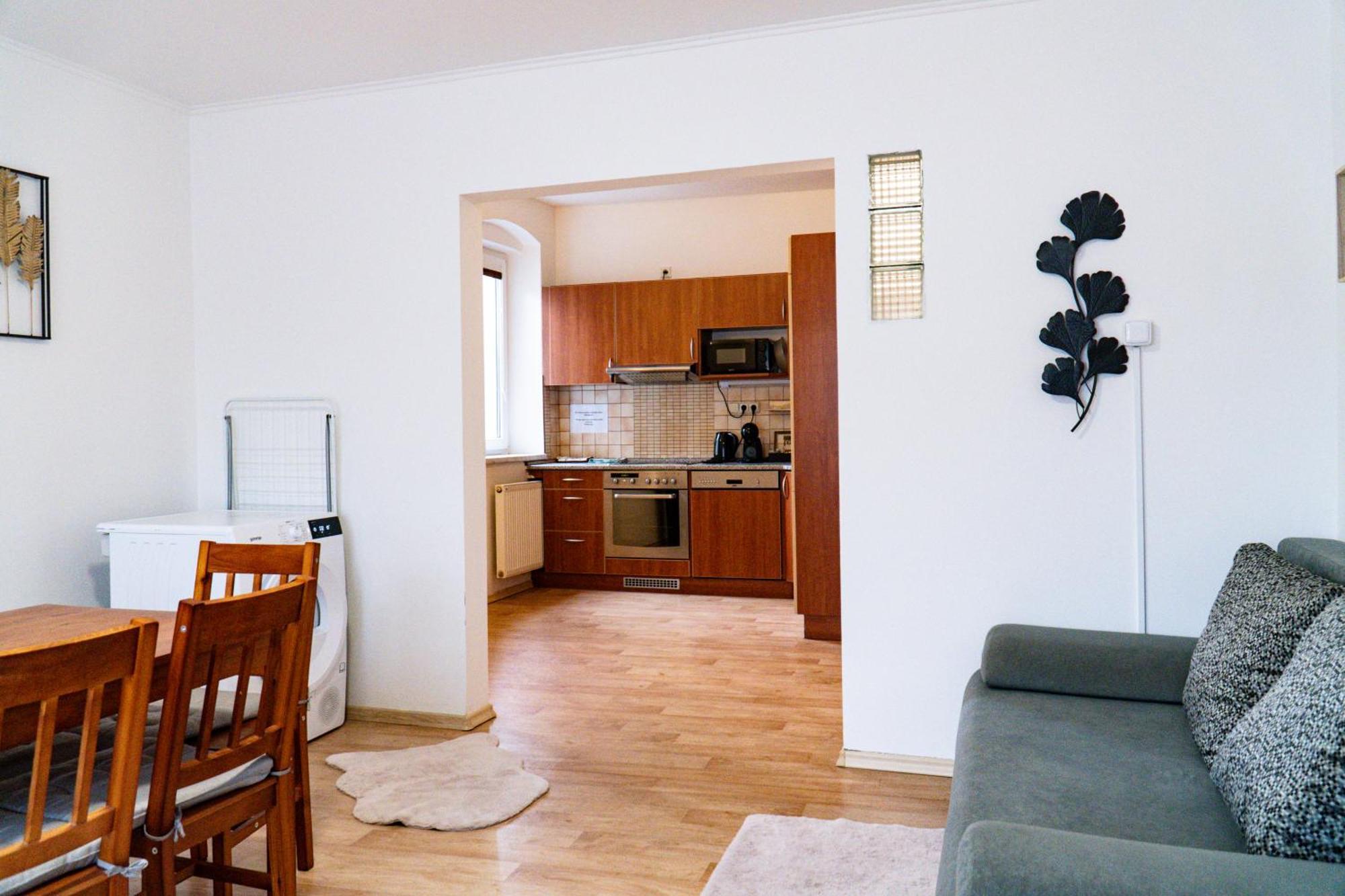J&M Apartments อุสตีนัดลาแบม ภายนอก รูปภาพ