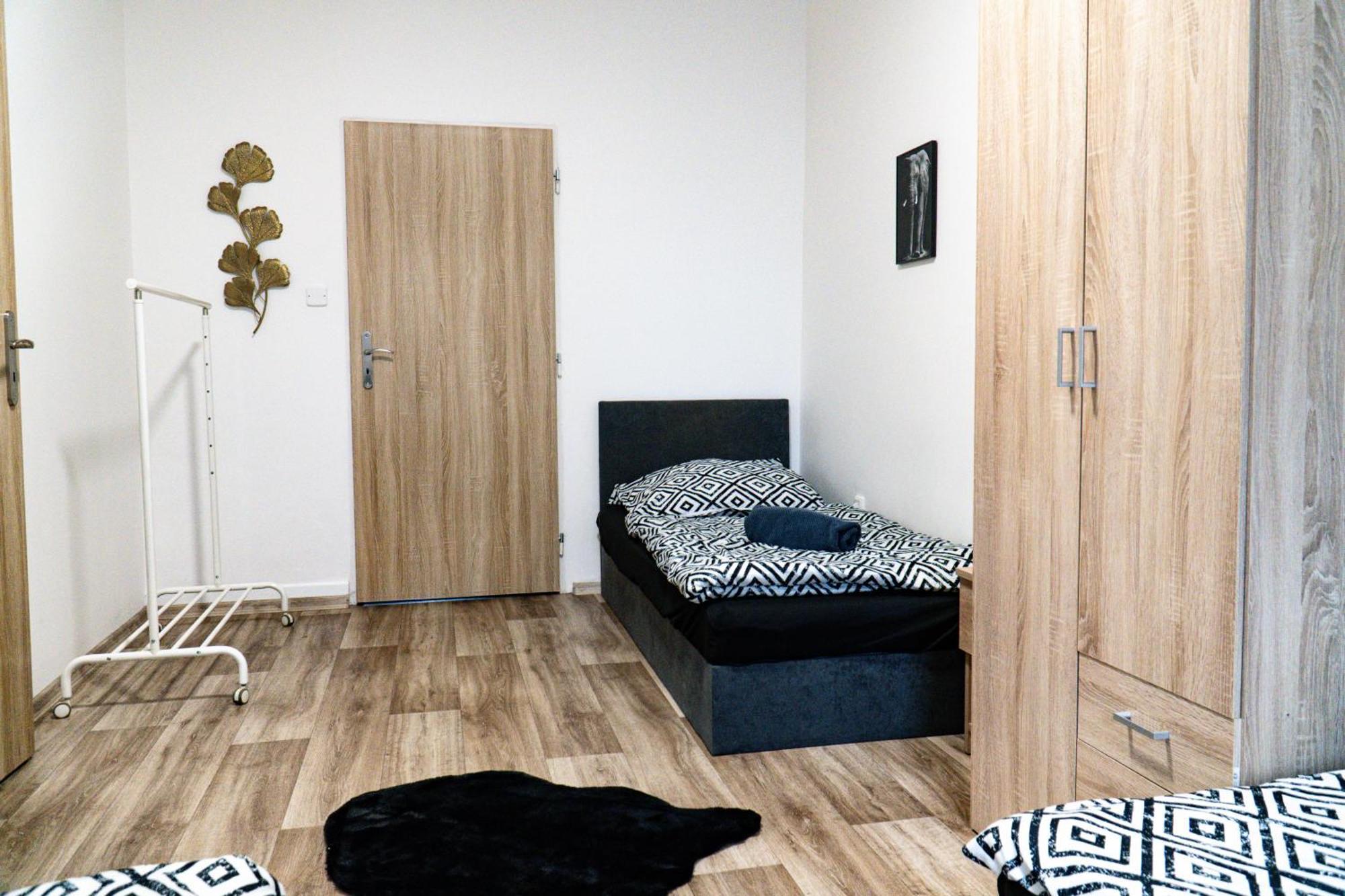 J&M Apartments อุสตีนัดลาแบม ภายนอก รูปภาพ