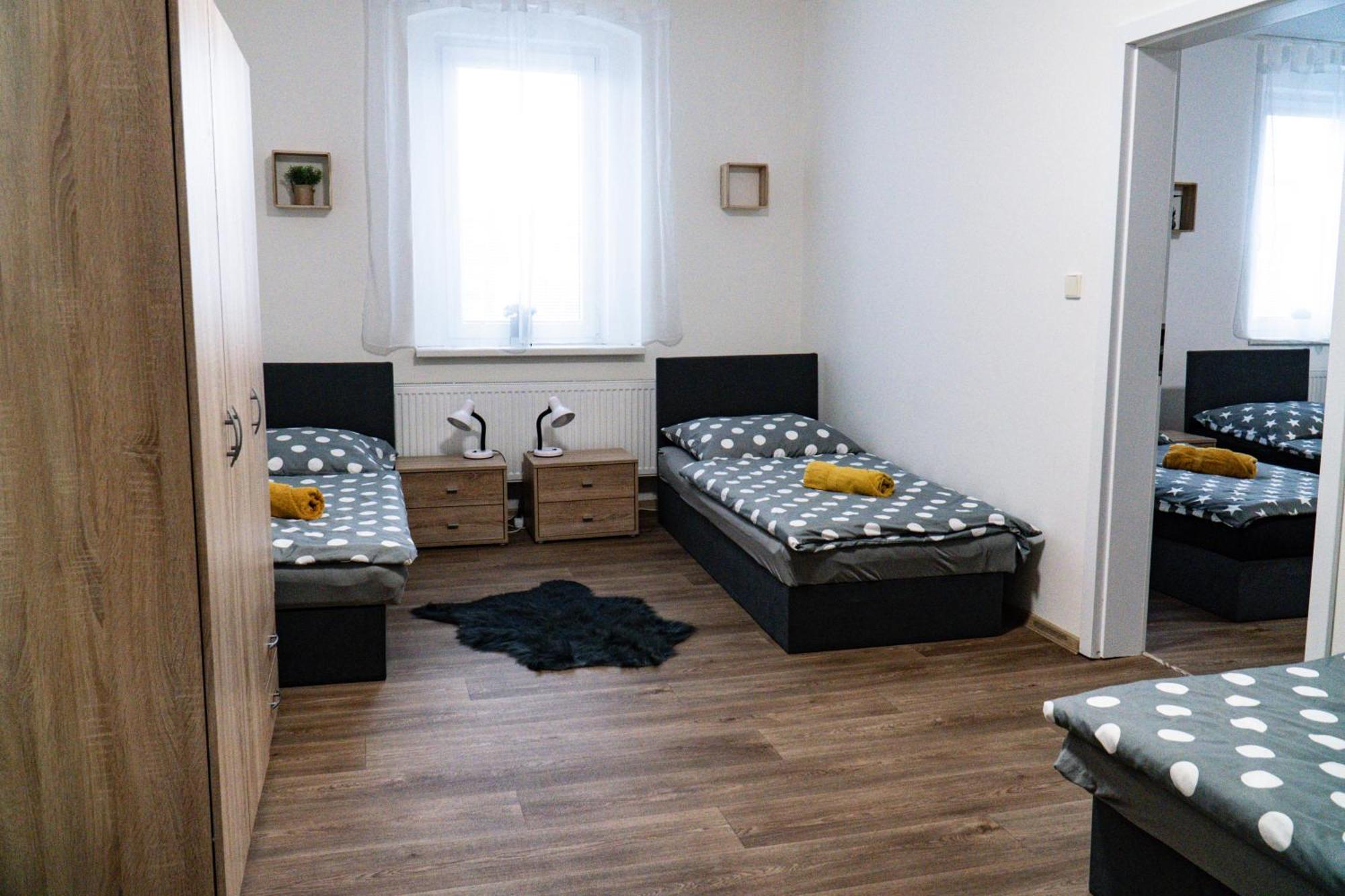 J&M Apartments อุสตีนัดลาแบม ภายนอก รูปภาพ